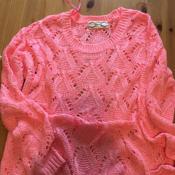 Pink.Rose Sweaters - Picture 5 of 5